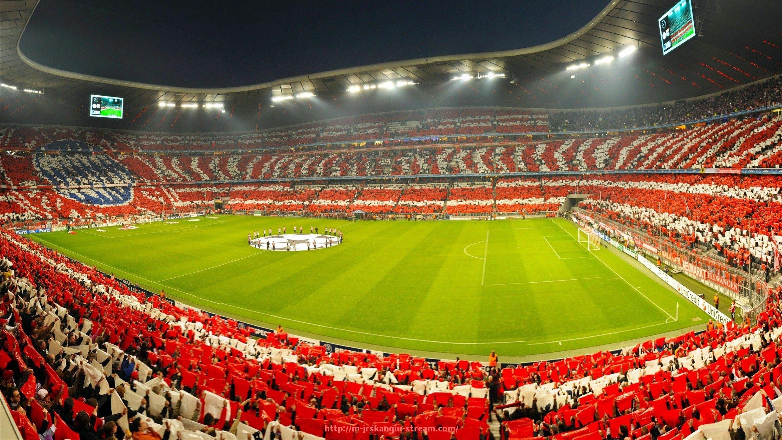 JRS低调看球-法甲进攻组织方式演化:中路穿插还是边路推进?